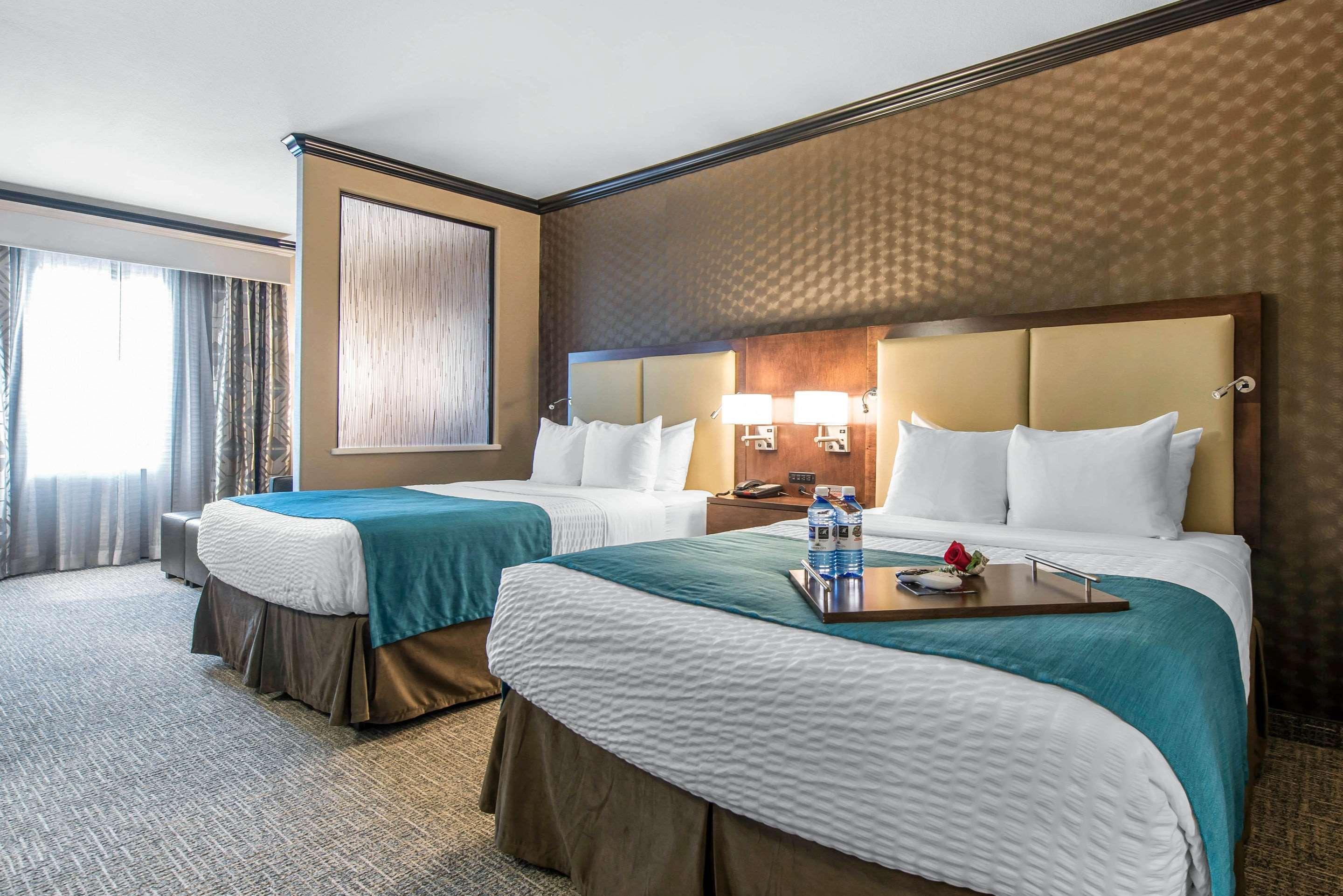 The Heritage Inn & Suites, Ascend Hotel Collection Гарден-Сити Экстерьер фото