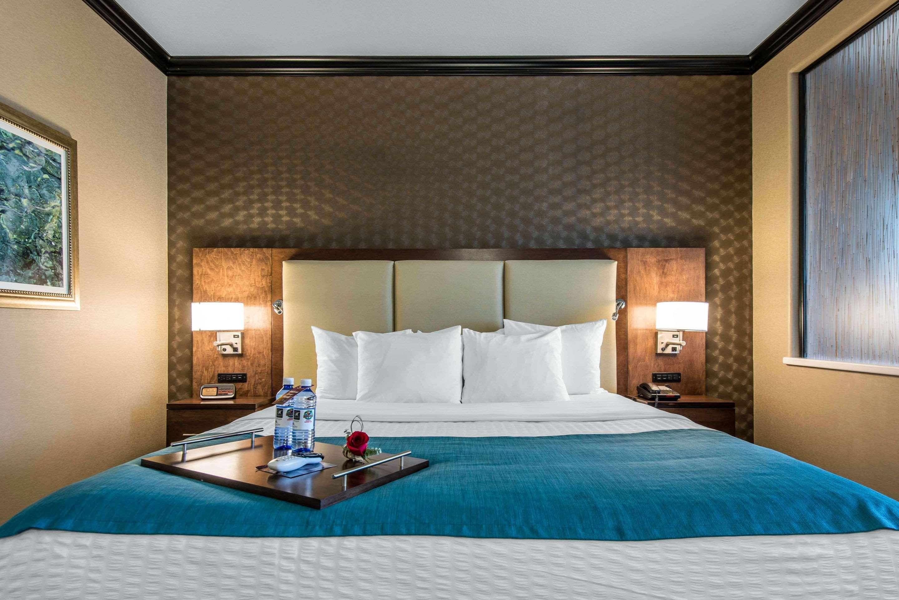 The Heritage Inn & Suites, Ascend Hotel Collection Гарден-Сити Экстерьер фото
