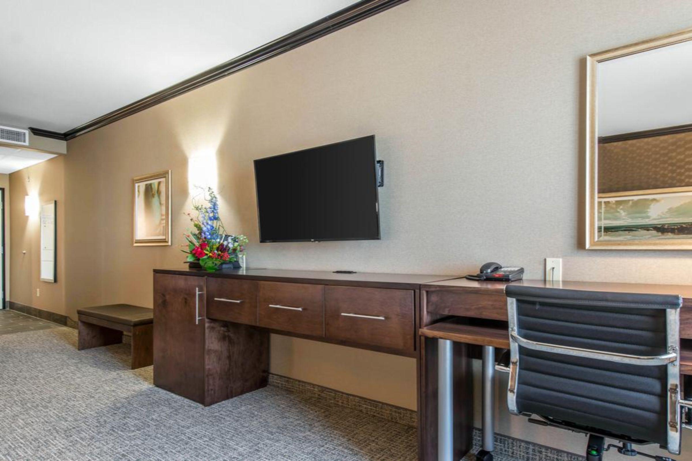 The Heritage Inn & Suites, Ascend Hotel Collection Гарден-Сити Экстерьер фото