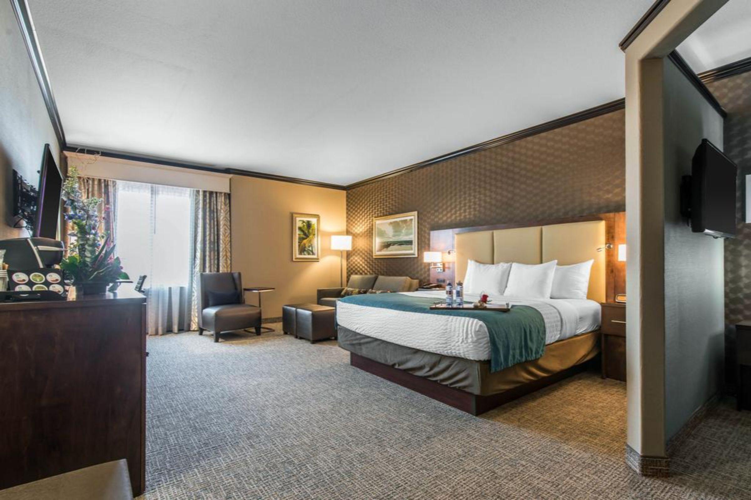 The Heritage Inn & Suites, Ascend Hotel Collection Гарден-Сити Экстерьер фото