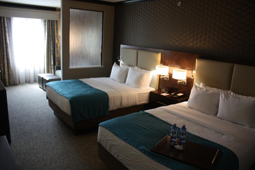 The Heritage Inn & Suites, Ascend Hotel Collection Гарден-Сити Экстерьер фото