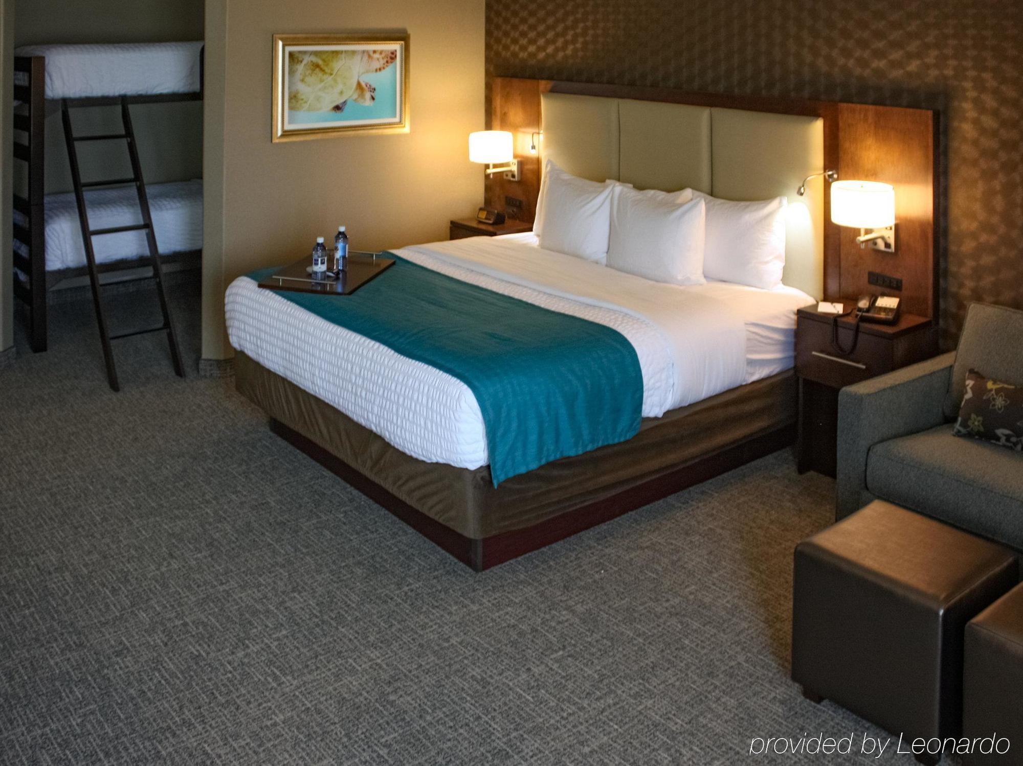 The Heritage Inn & Suites, Ascend Hotel Collection Гарден-Сити Экстерьер фото