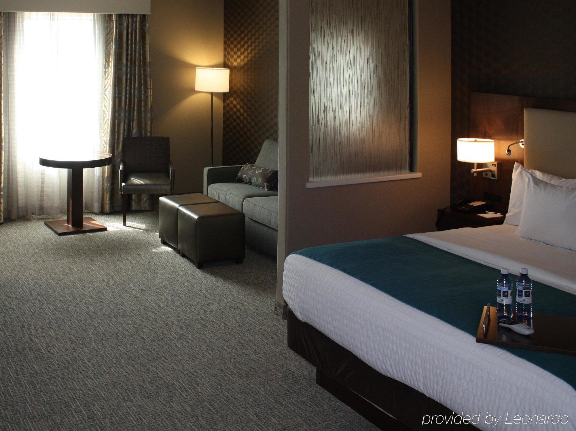 The Heritage Inn & Suites, Ascend Hotel Collection Гарден-Сити Экстерьер фото